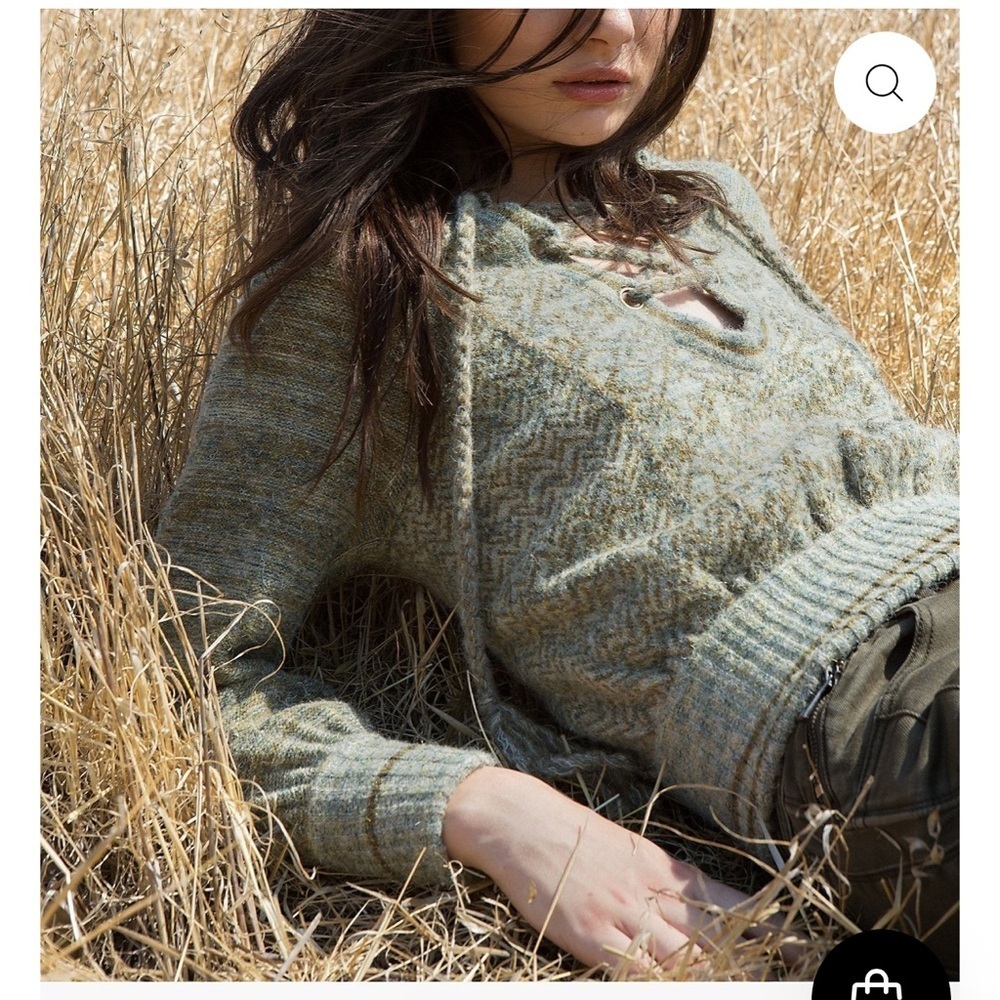 Free People Green Sweater these run large but not huge - Picture 4 of 9